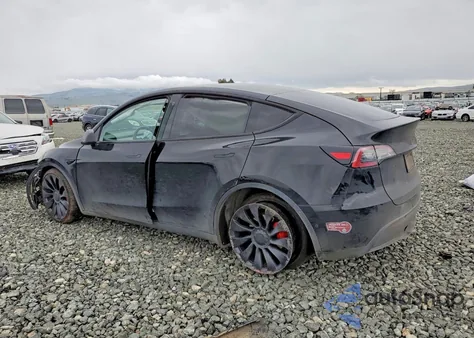 2022 Tesla Model Y z USA, uszkodzony, nr VIN 7SAYGDEF5NF351775